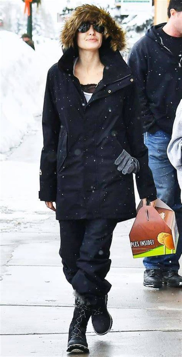 Angelina Jolie Treats Kids to Ice Cream in Colorado