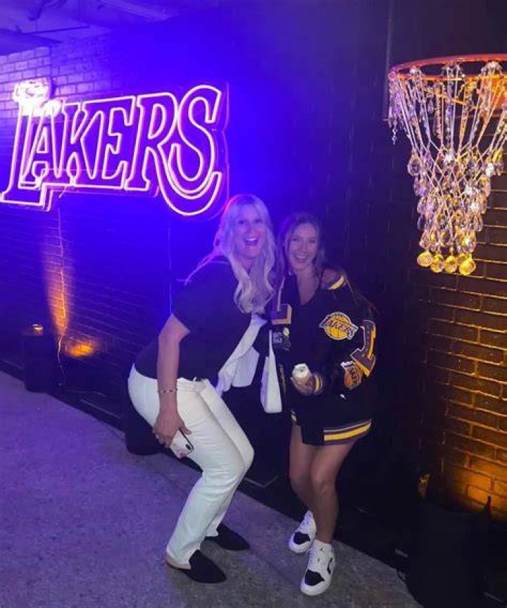 Austin Reaves Mom Nicole Wilkett Played Basketball For Arkansas