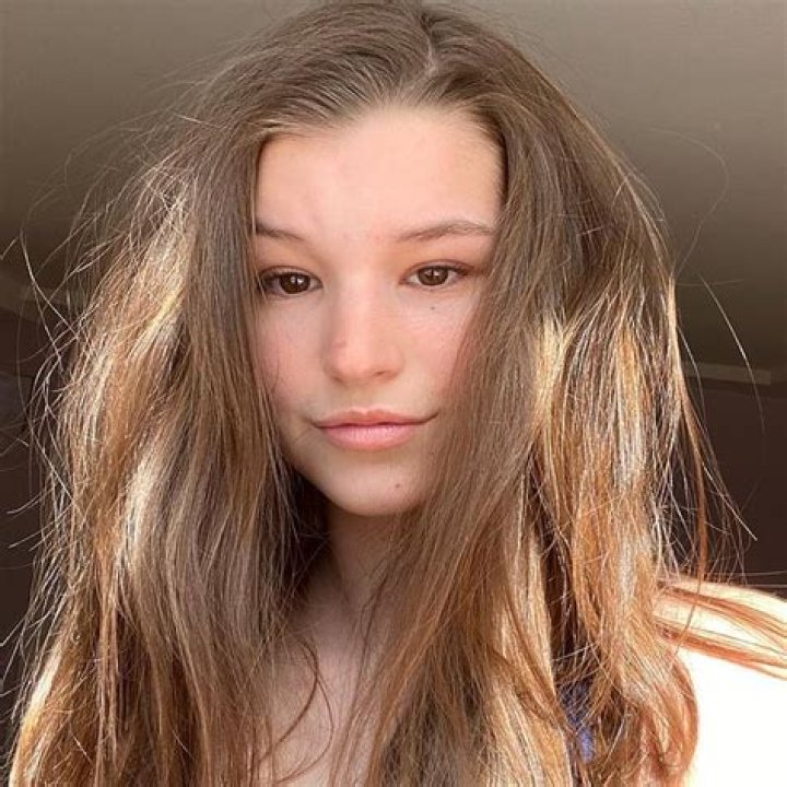 Elle Brooke (Actress) Wikipedia, Bio, Age, Height, Weight, Measurements, Boyfriend, Net Worth, Facts ·