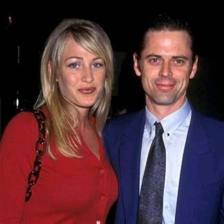 Facts About The Ex-Wife Of C Thomas Howell ·