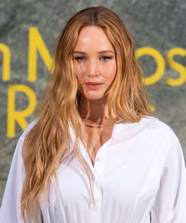 I'm Showing Jennifer Lawrence's Expensive Honey Hair Colour to My Colourist ASAP See the Photos