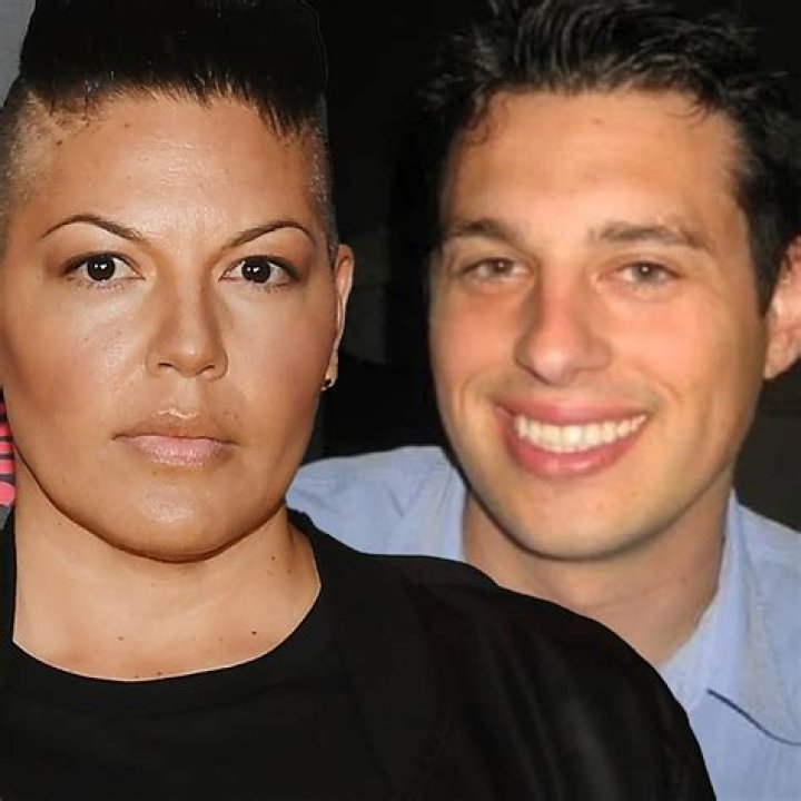 Is Sara Ramirez Still Married after Coming Out as Non-binary?