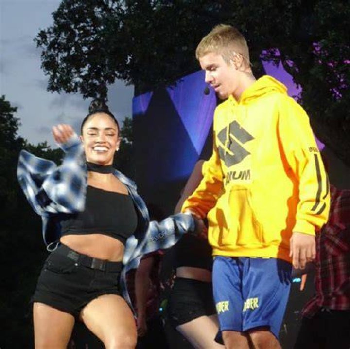 Justin Bieber Dating His Backup Dancer? Flirts With Elysandra Quiones In London Hollywood Life