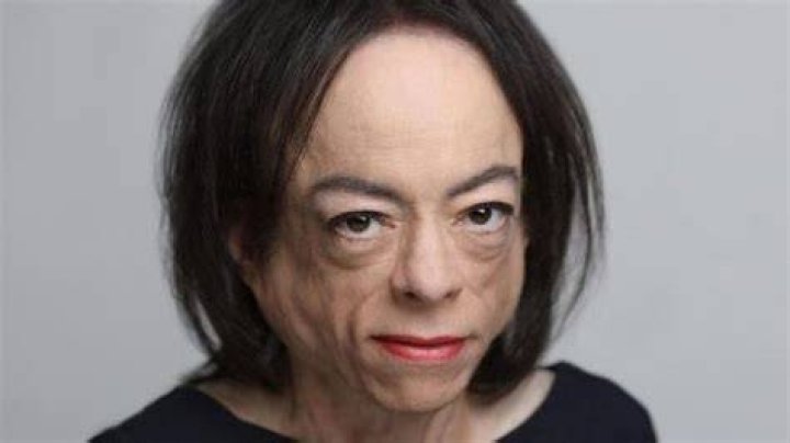 Liz Carr Biography ·