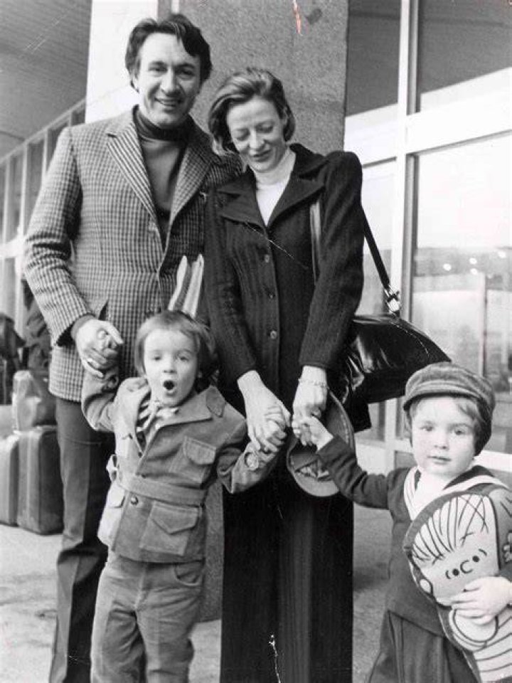 Maggie Smith Grandchildren Meet Daisy Grace Stephens Eli