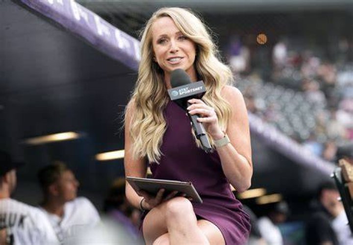 MLB Reporter Kelsey Wingert Hit in Head by Baseball: Photo |