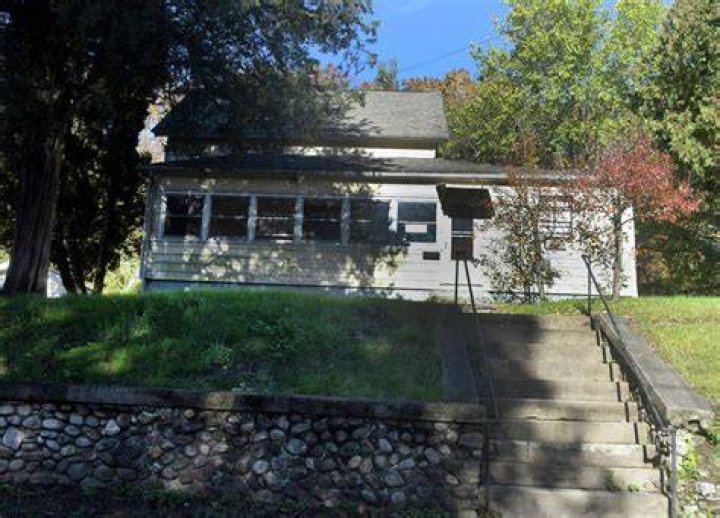 Murder of Joyce Grayson in her own home