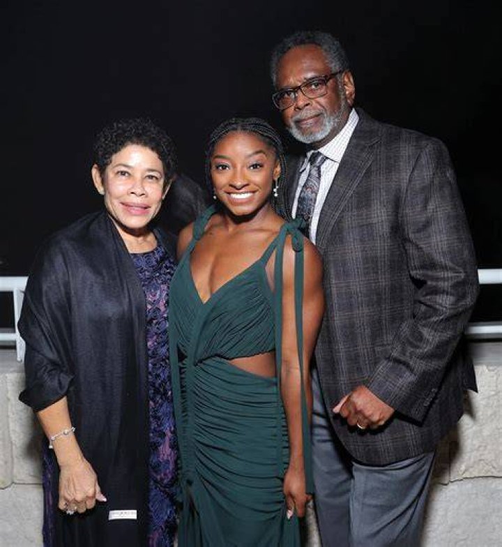 Simone Biles Sister Reveals Familys Reaction AfterShe Came Ou |