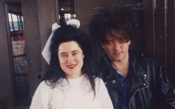 The pillar of musician Robert Smith’s life, his wife Mary Poole!