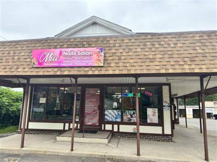 Unveil The Secrets Behind Mia Nail Salon's Success