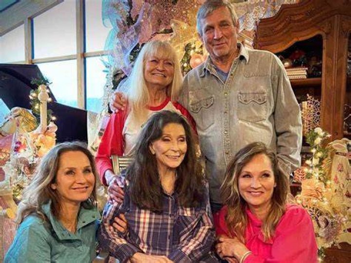 Unveiling The Legacy Of Motherhood: Loretta Lynn's Children Revealed