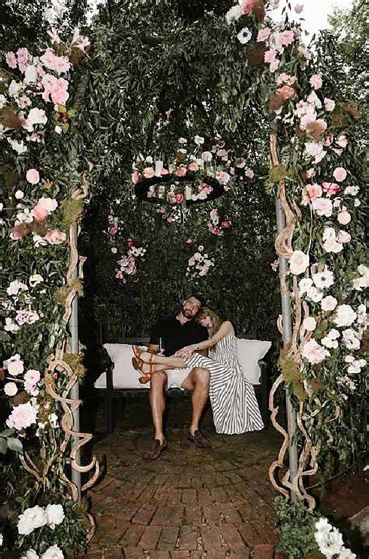 Unveiling The Story Behind Travis Kelce's Birthday: Surprises And Impact
