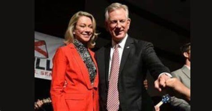 What happened to Tommy Tuberville's first wife Vicki Lynn Harris? ·