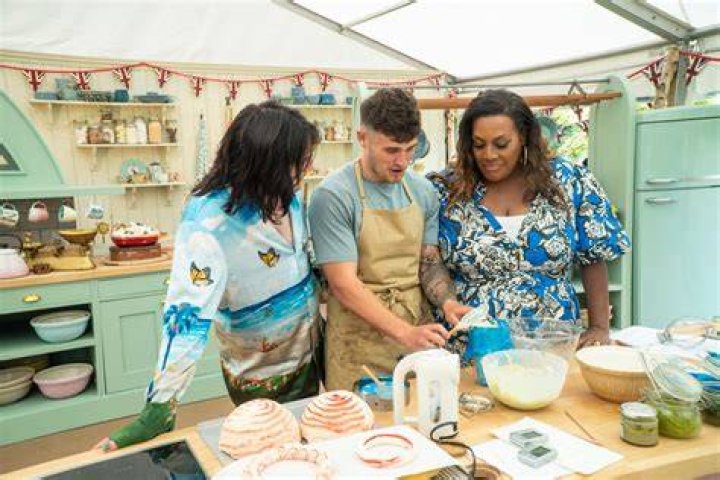 Who is Dave from Bake Off 2020s girlfriend? Meet Stacey Val on Instagram! Tue 24 November 20