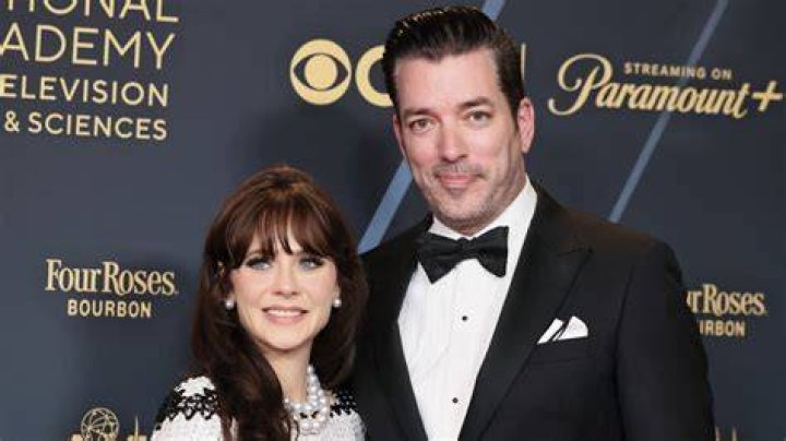 Zooey Deschanels Bio, Plastic Surgery, Ex-husband, Boyfriend & Kids Covered